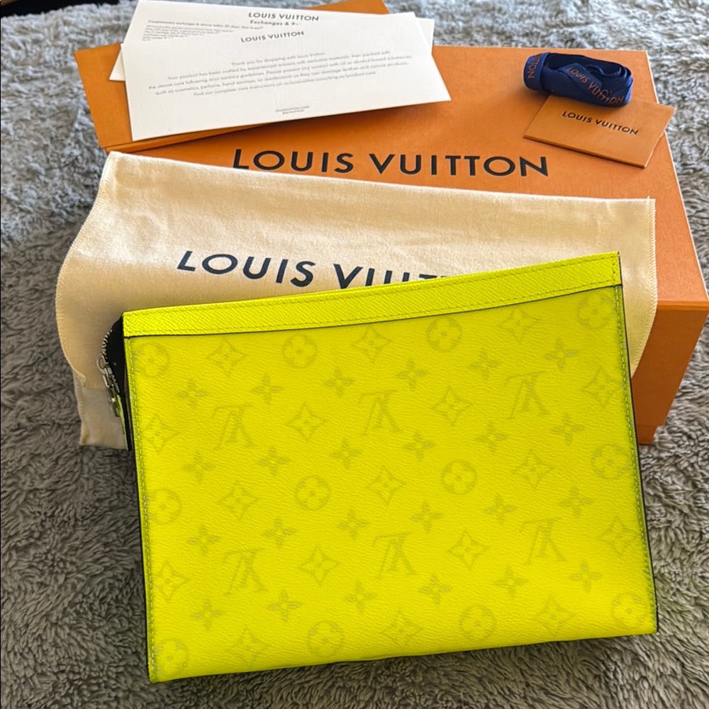 Authentic Louis Vuitton Pochette